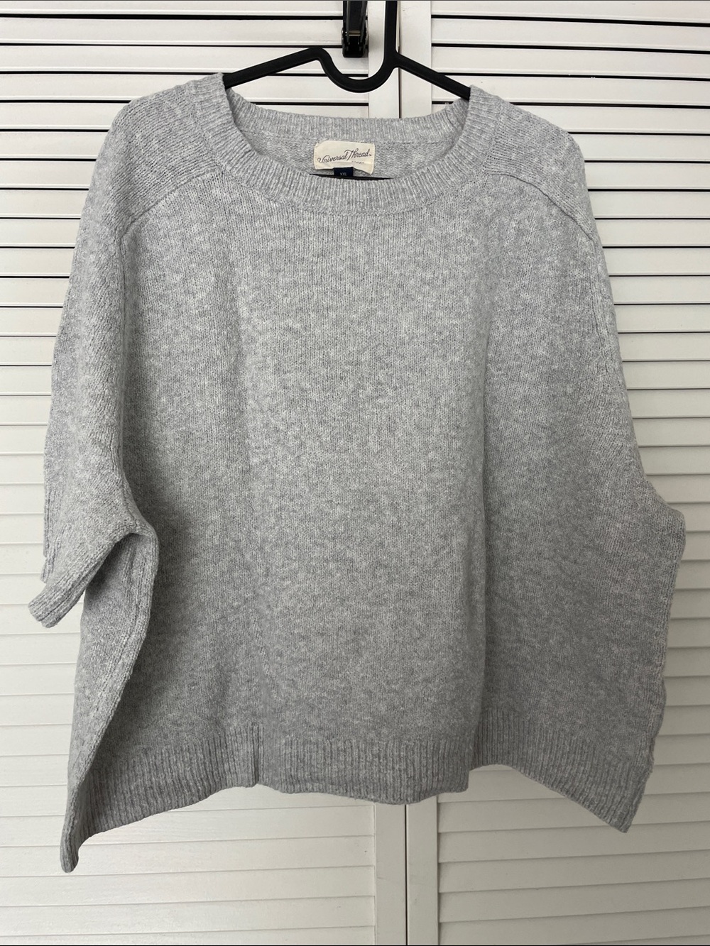 Universal Thread Women’s Short Sleeve Crewneck Pullover Sweater
